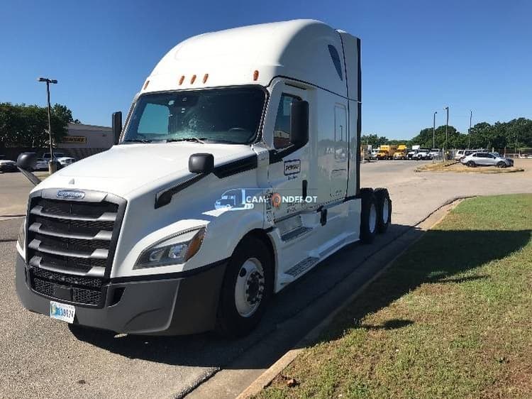 2022 Freightliner T12664ST Sleeper Trucks