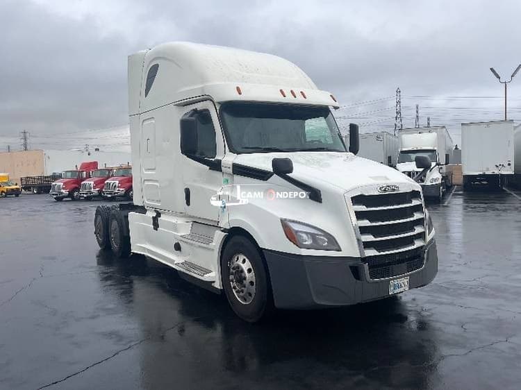 2019 Freightliner T12664ST Sleeper Trucks