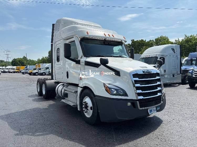 2020 Freightliner T12664ST Sleeper Trucks