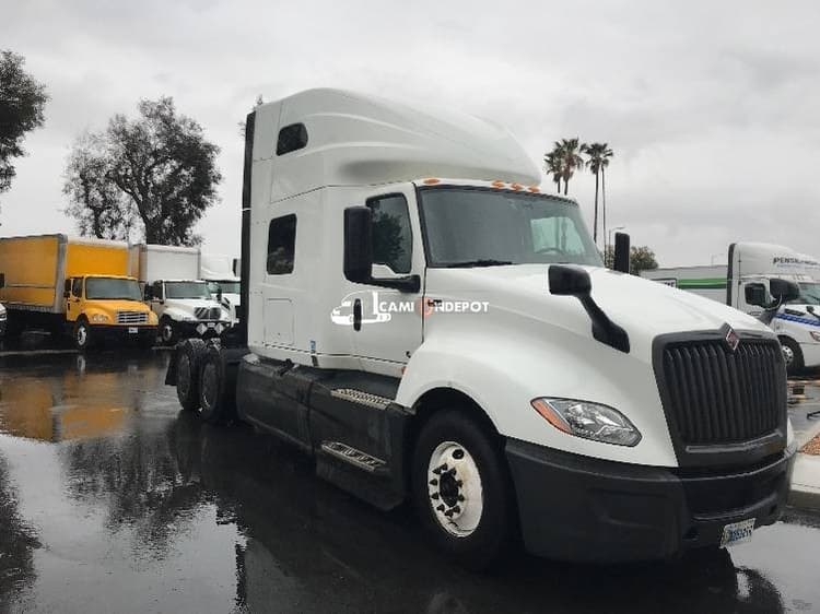 2022 International LT625 Sleeper Trucks