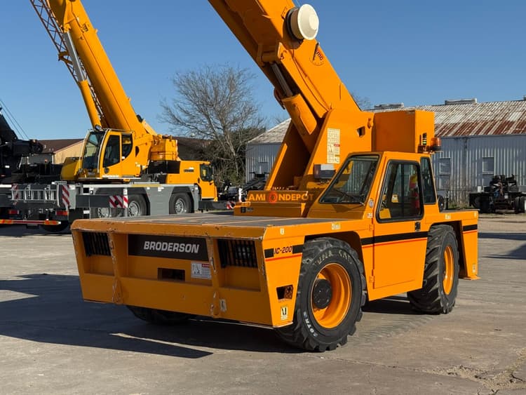2008 Broderson IC 200 3F Truck Mounted