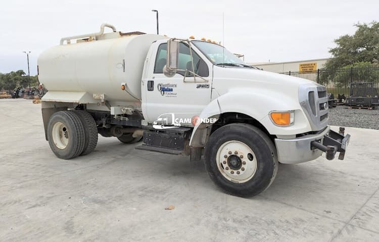 2013 Ford F750 Tank Trucks