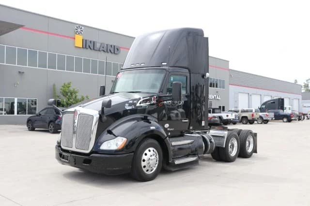 2018 Kenworth T680 Day Cab Trucks