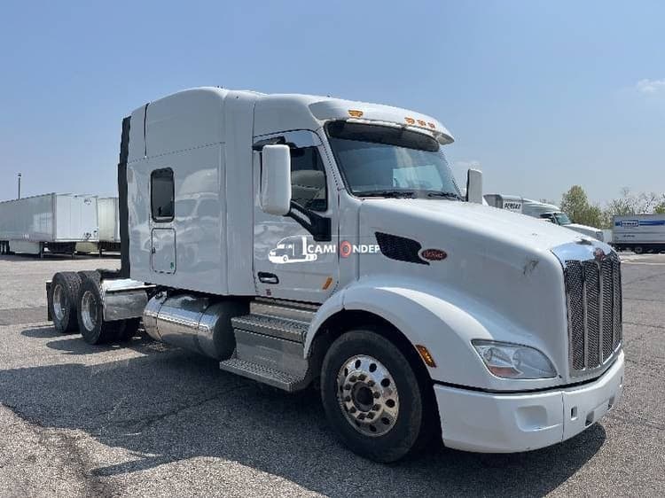 2019 Peterbilt 579 Sleeper Trucks