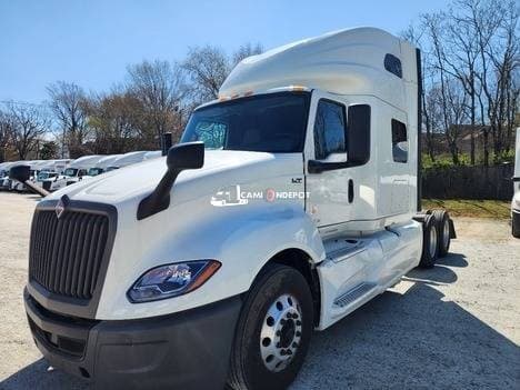 2020 International LT625 Sleeper Trucks