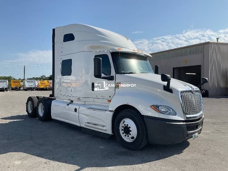 2019 International LT625 Sleeper Trucks