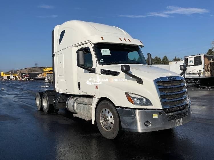 2019 Freightliner T12664ST Sleeper Trucks