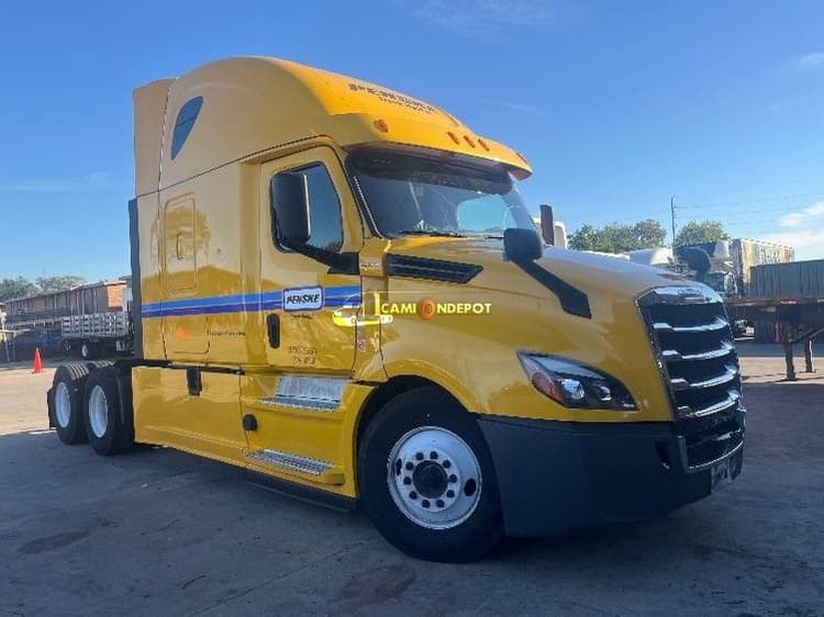 2020 Freightliner T12664ST Sleeper Trucks