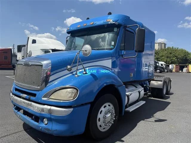 2007 Freightliner Columbia Sleeper Trucks