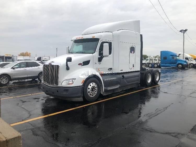 2018 Peterbilt 579 Sleeper Trucks