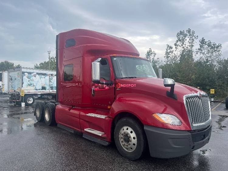 2019 International LT625 Sleeper Trucks