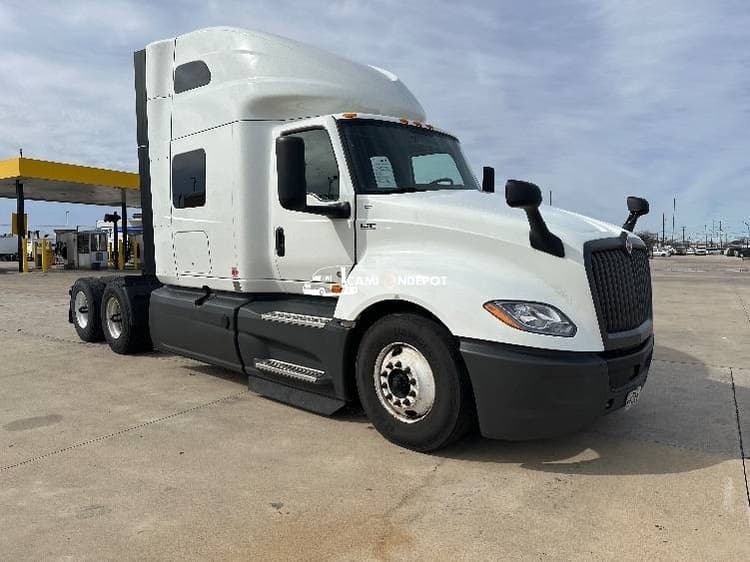 2022 International LT625 Sleeper Trucks