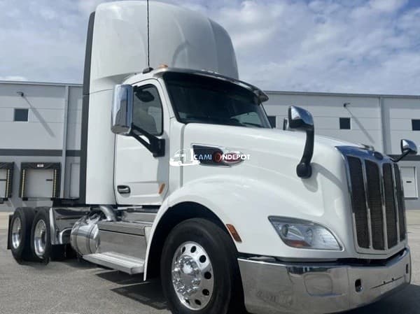 2019 Peterbilt 579 Day Cab Trucks