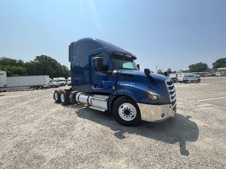 2020 Freightliner T12664ST Sleeper Trucks