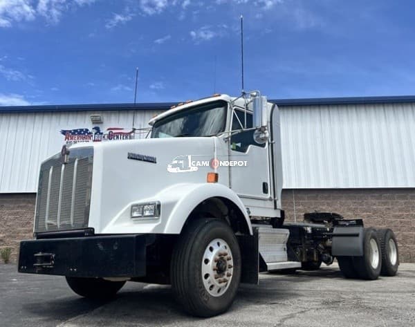2020 Kenworth T800 Day Cab Trucks