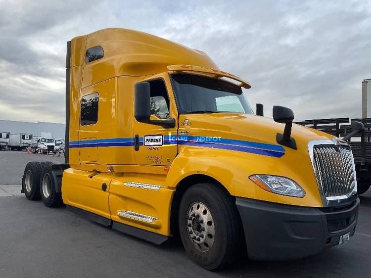 2020 International LT625 Sleeper Trucks