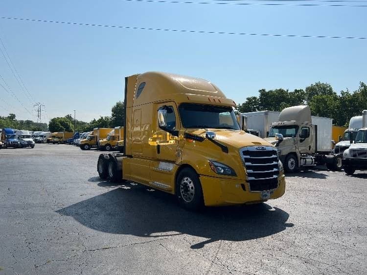 2020 Freightliner T12664ST Sleeper Trucks