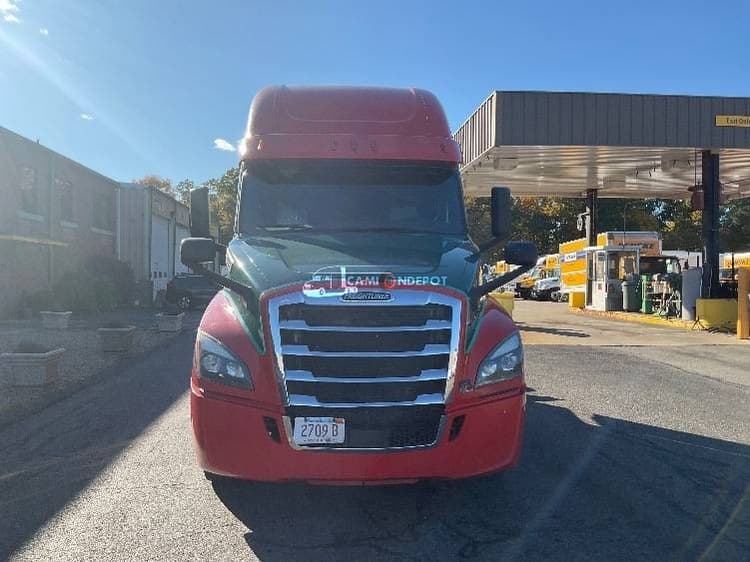 2019 Freightliner T12664ST Sleeper Trucks