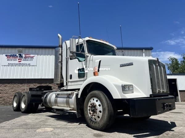 2020 Kenworth T800 Day Cab Trucks