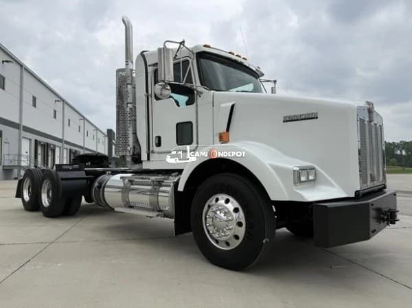 2020 Kenworth T800 Day Cab Trucks