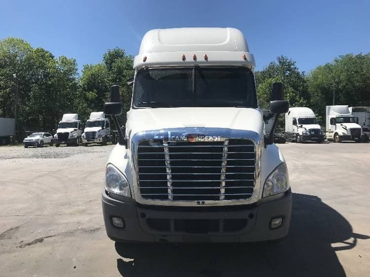 2019 Freightliner Cascadia 12564ST Sleeper Trucks