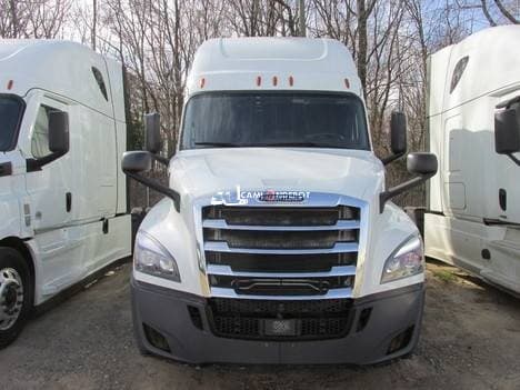 2020 Freightliner T12664ST Sleeper Trucks