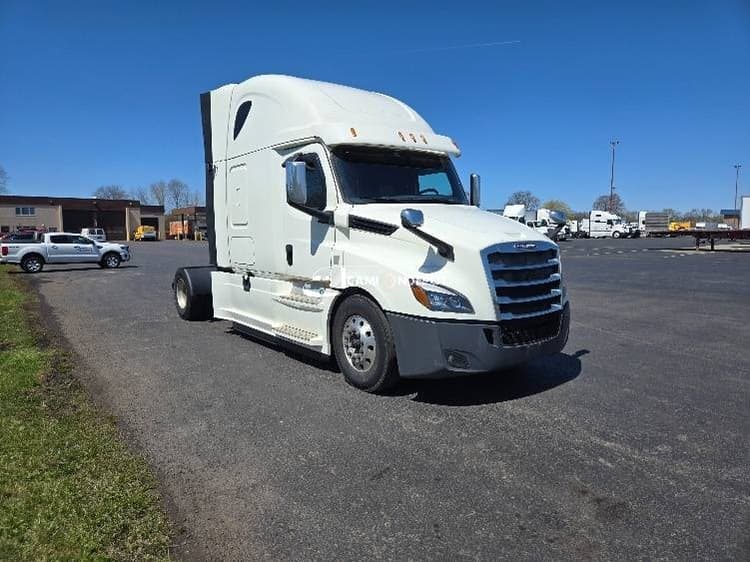 2019 Freightliner T12642ST Sleeper Trucks
