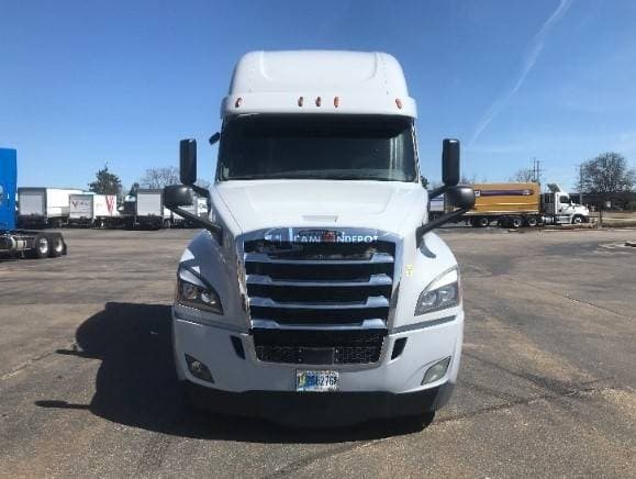 2019 Freightliner T12664ST Sleeper Trucks