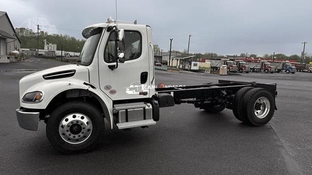 2025 Freightliner BUSINESS CLASS M2 106 PLUS Cab & Chassis Trucks