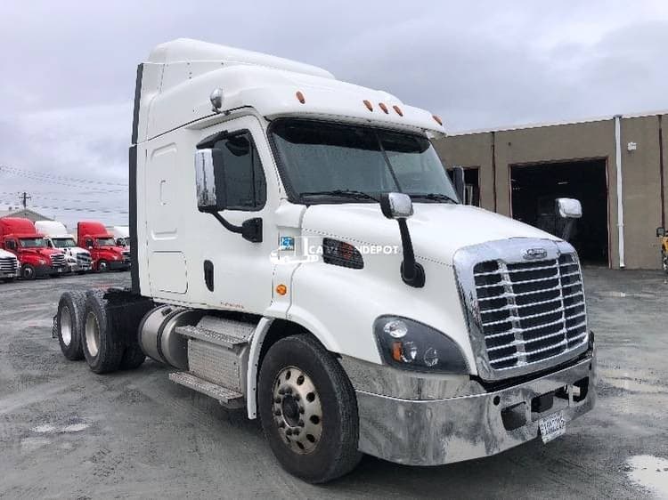 2019 Freightliner Cascadia 11364ST Sleeper Trucks
