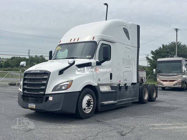 2018 Freightliner CASCADIA 126 Sleeper Trucks