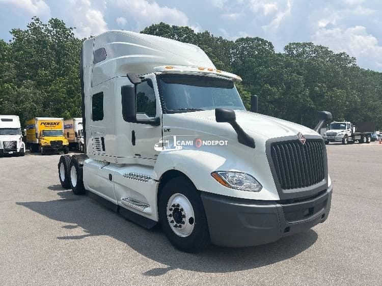 2022 International LT625 Sleeper Trucks
