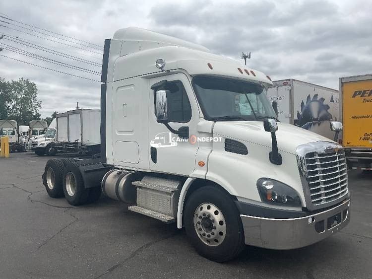 2019 Freightliner Cascadia 11364ST Sleeper Trucks