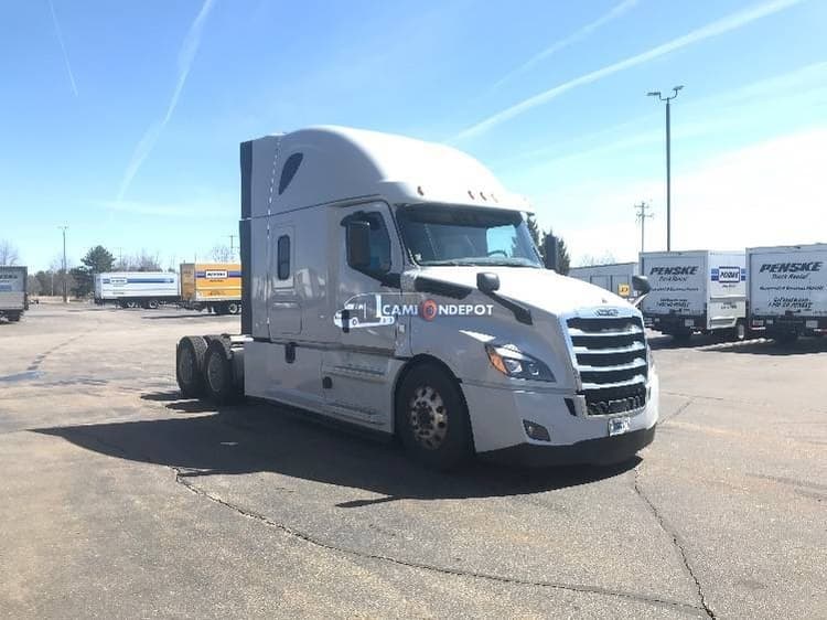 2019 Freightliner T12664ST Sleeper Trucks
