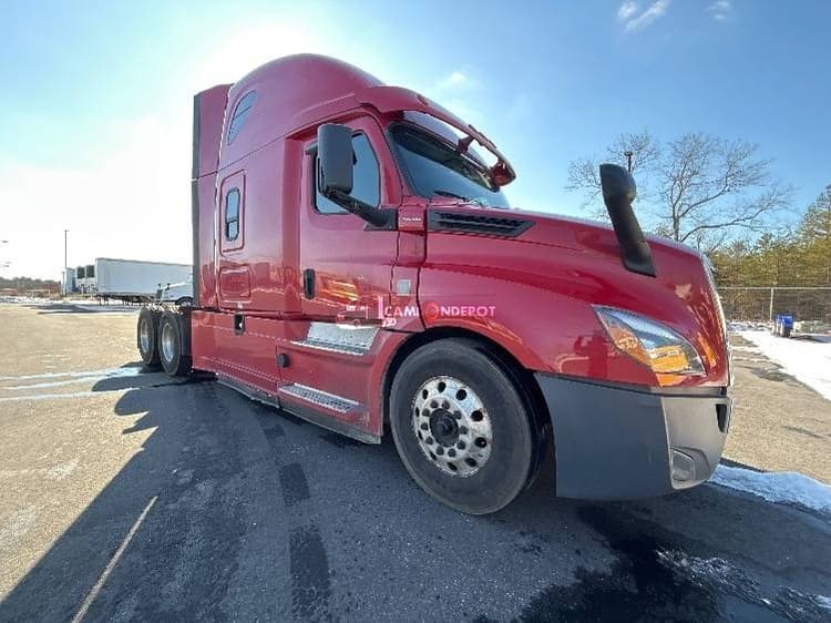 2019 Freightliner T12664ST Sleeper Trucks