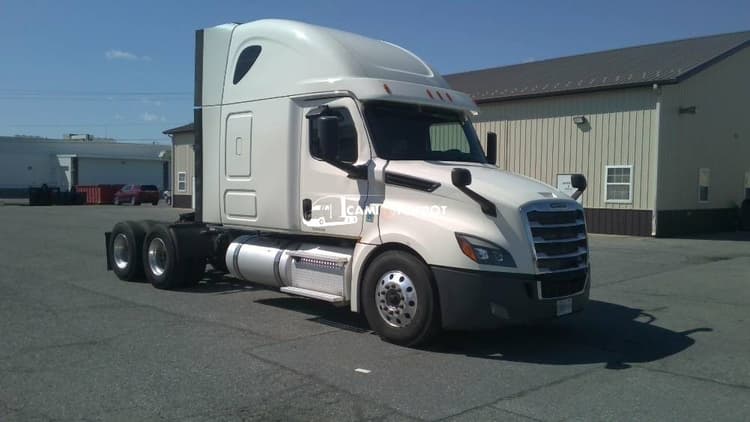 2019 Freightliner T12664ST Sleeper Trucks