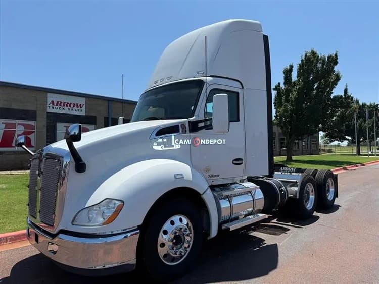 2018 Kenworth T680 Day Cab Trucks