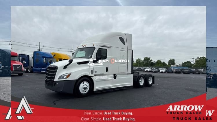 2022 Freightliner Cascadia Sleeper Trucks