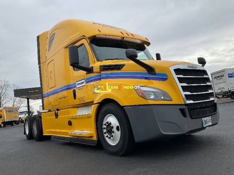 2020 Freightliner T12664ST Sleeper Trucks
