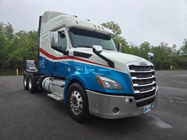 2019 Freightliner T12664ST Sleeper Trucks
