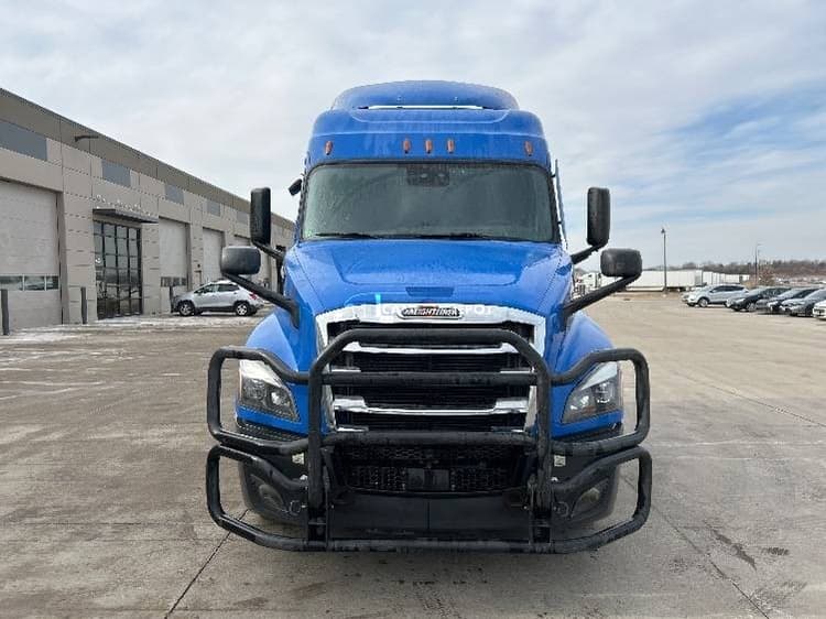 2022 Freightliner T12664ST Sleeper Trucks