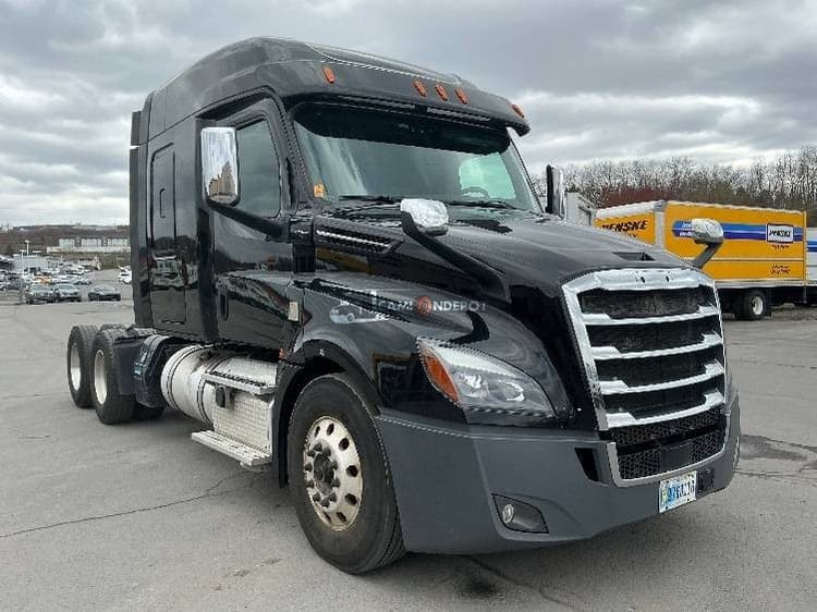 2019 Freightliner T12664ST Sleeper Trucks
