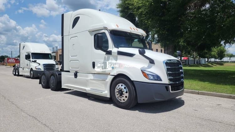 2020 Freightliner T12664ST Sleeper Trucks