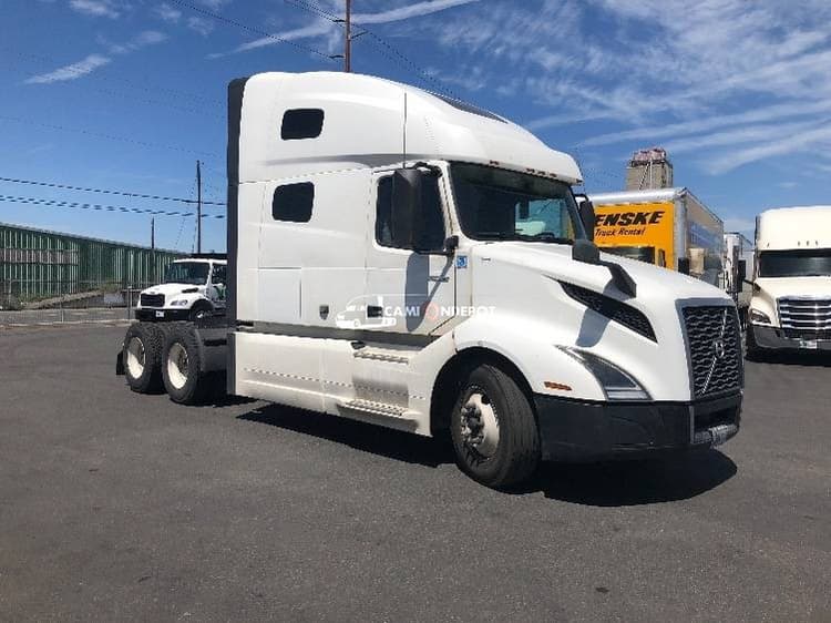 2019 Volvo VNL64760 Sleeper Trucks