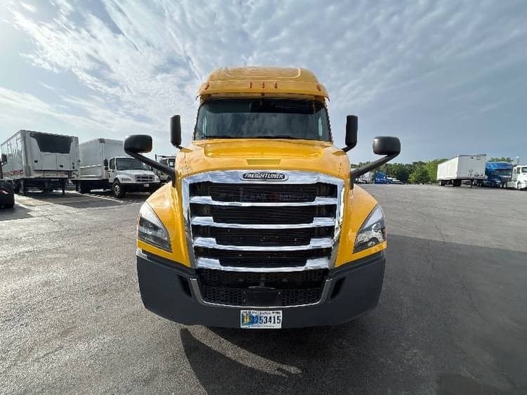 2020 Freightliner T12664ST Sleeper Trucks