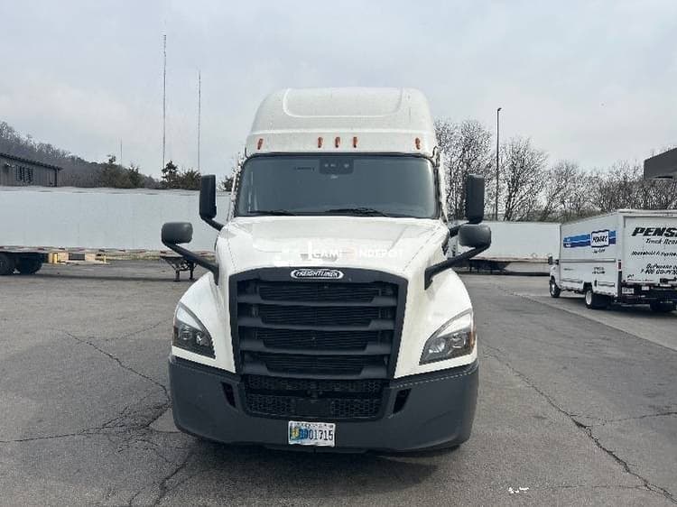 2021 Freightliner T12664ST Sleeper Trucks