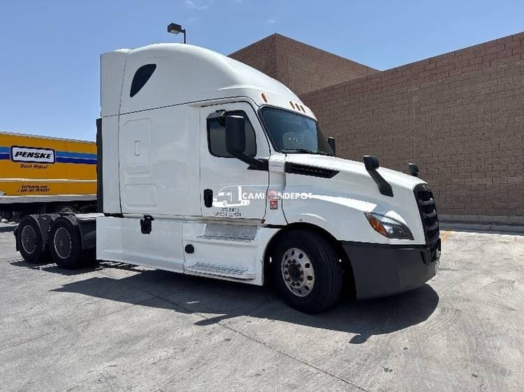 2020 Freightliner T12664ST Sleeper Trucks