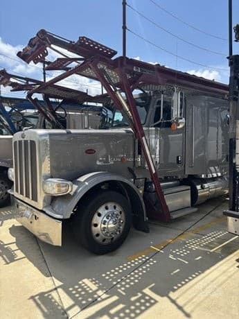 2020 Peterbilt 389 Car Hauler Trucks