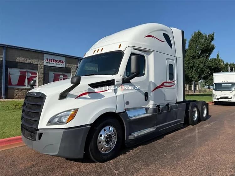 2021 Freightliner Cascadia Sleeper Trucks