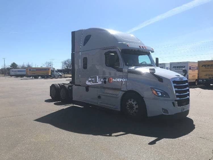 2019 Freightliner T12664ST Sleeper Trucks